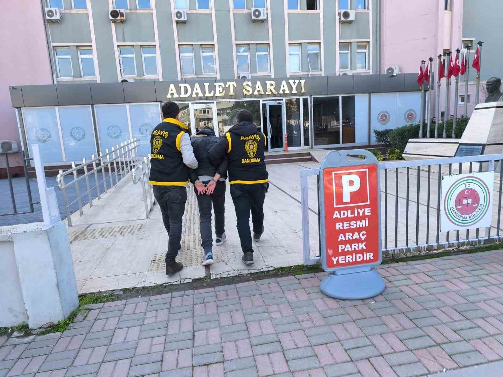 Bandırma’da aranan 14 kişi yakalandı