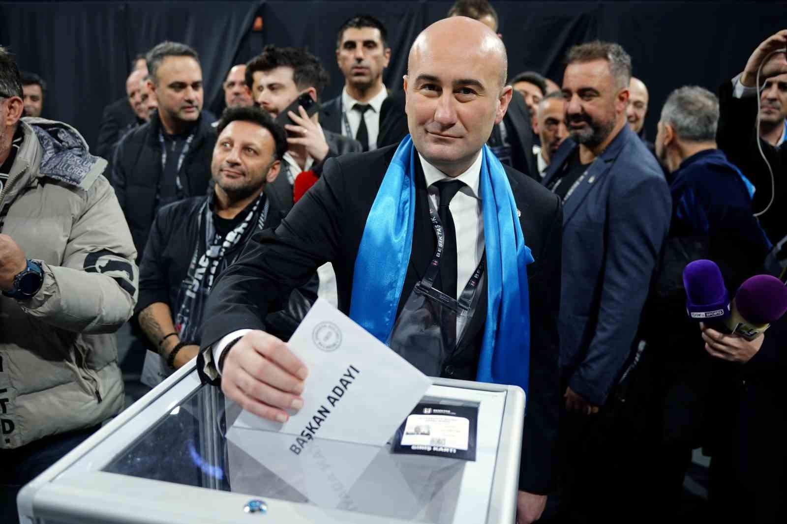 Beşiktaş Başkan Adayı Hüseyin Yücel oyunu kullandı