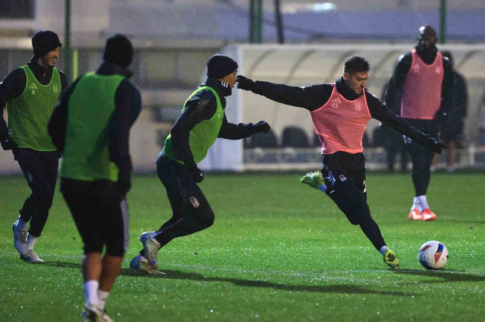 Beşiktaş, Çaykur Rizespor maçı hazırlıklarını sürdürdü