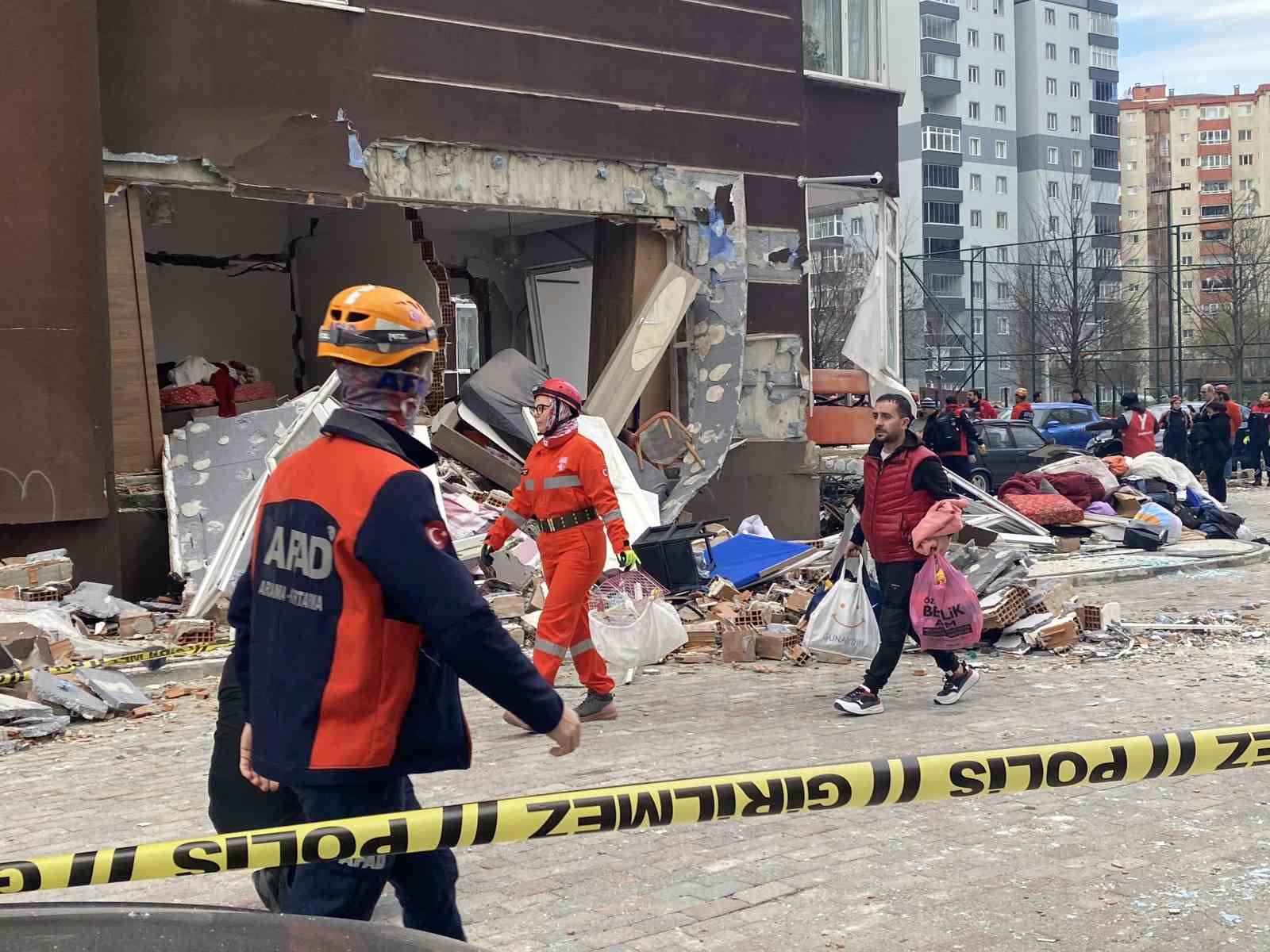 Beylikdüzü’ndeki patlamada apartman görevlisinin doğalgazla intihar ettiği iddiası