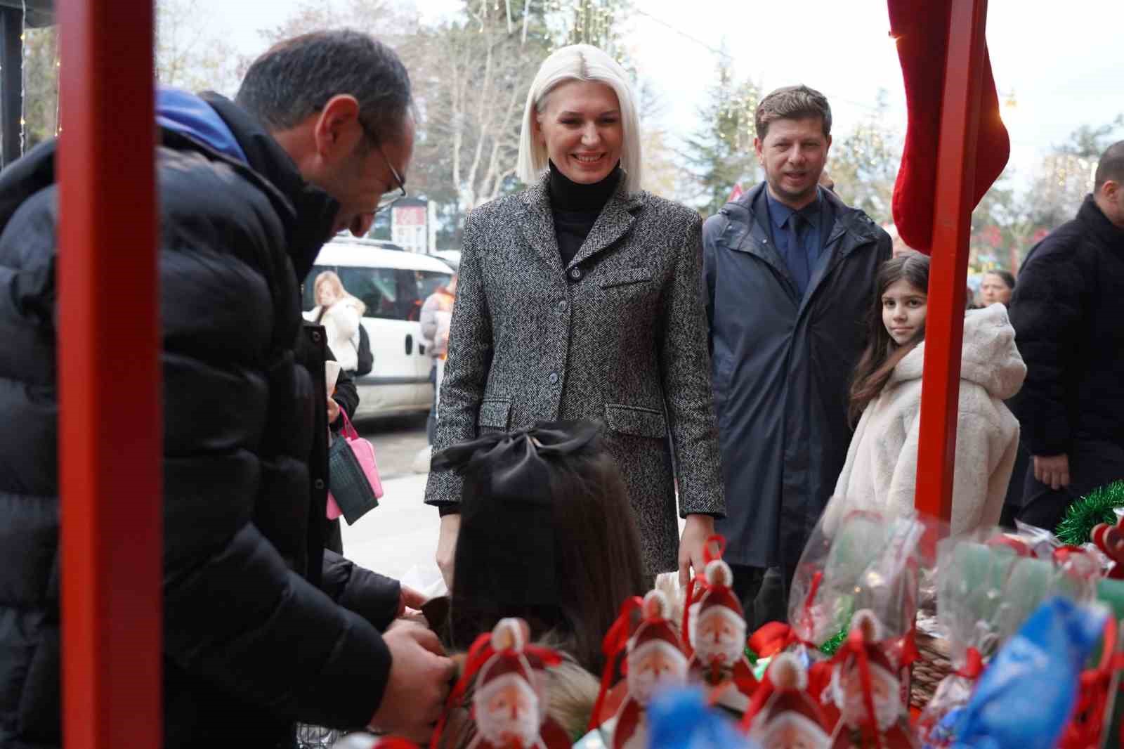 Bilecik’te Sanat Sokağı’nda ’Yılbaşı Çarşısı’ kapılarını vatandaşlara açtı