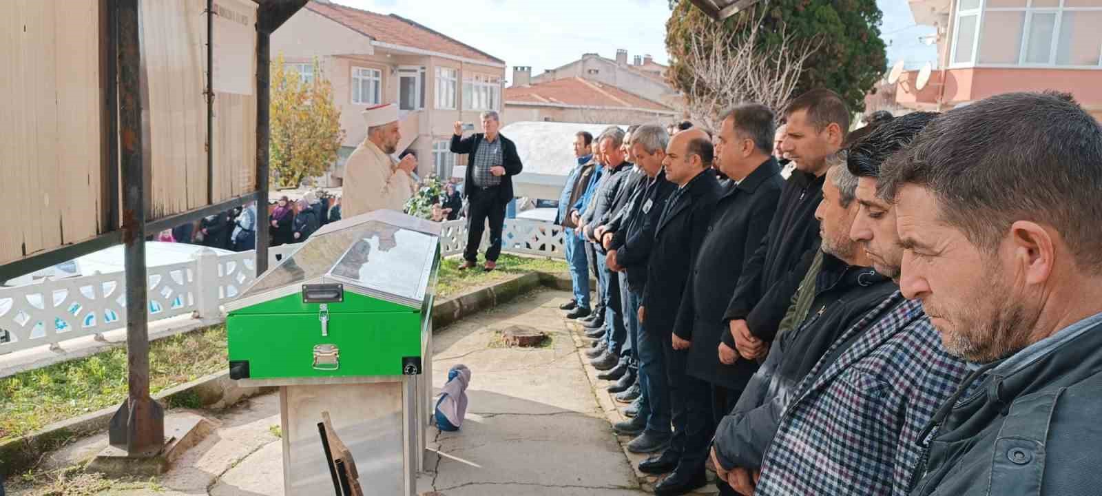 Çanakkale’de otobüs ile motosikletin karıştığı kazada hayatını kaybeden Mert Gül son yolculuğuna uğurlandı