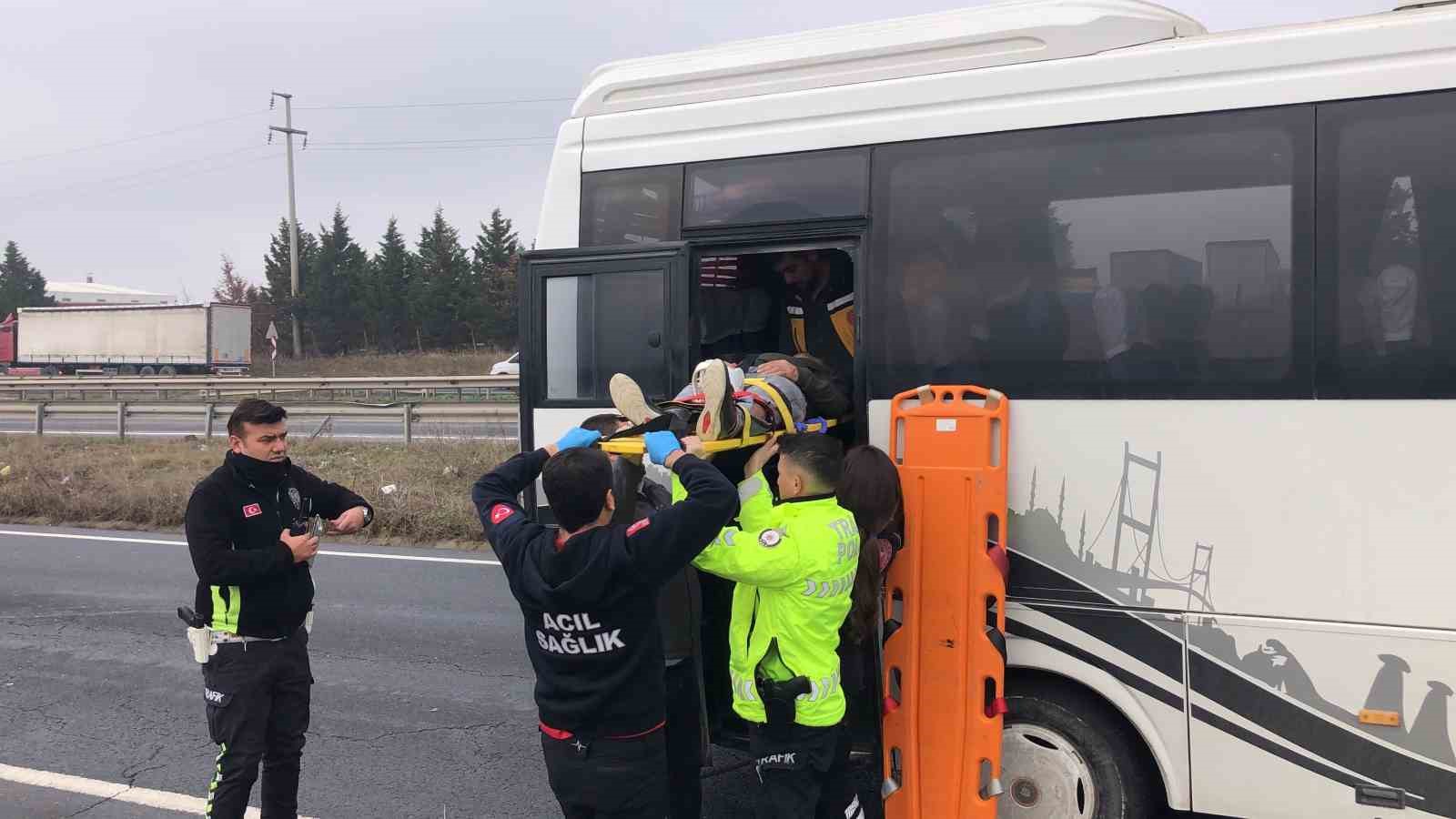 Çorlu’da 3 kişinin yaralandığı servis kazası kamerada