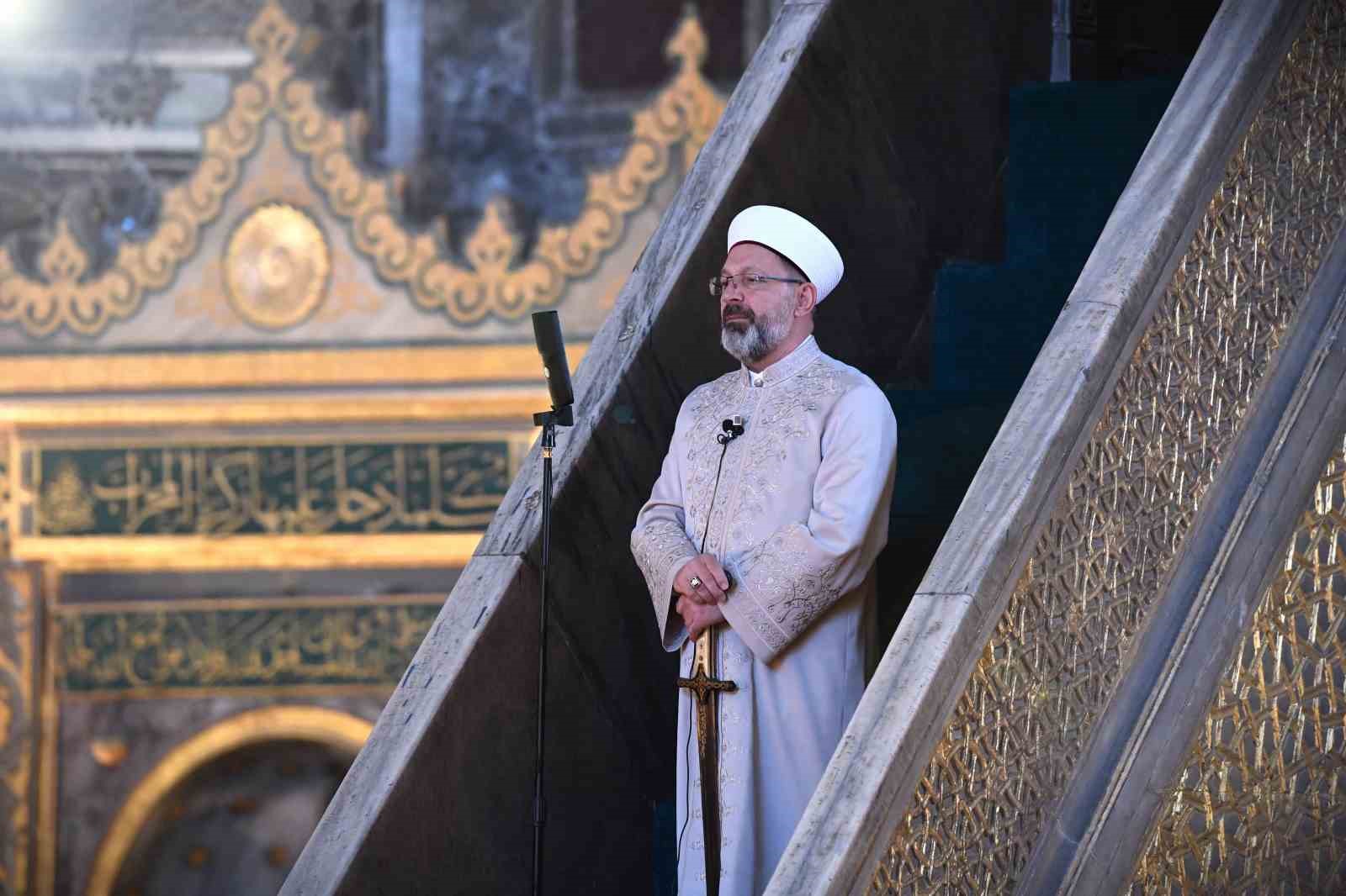 Diyanet İşleri Başkanı Erbaş, Ayasofya Camii’nde hutbe okudu: "İçki kötülüklerin anasıdır"