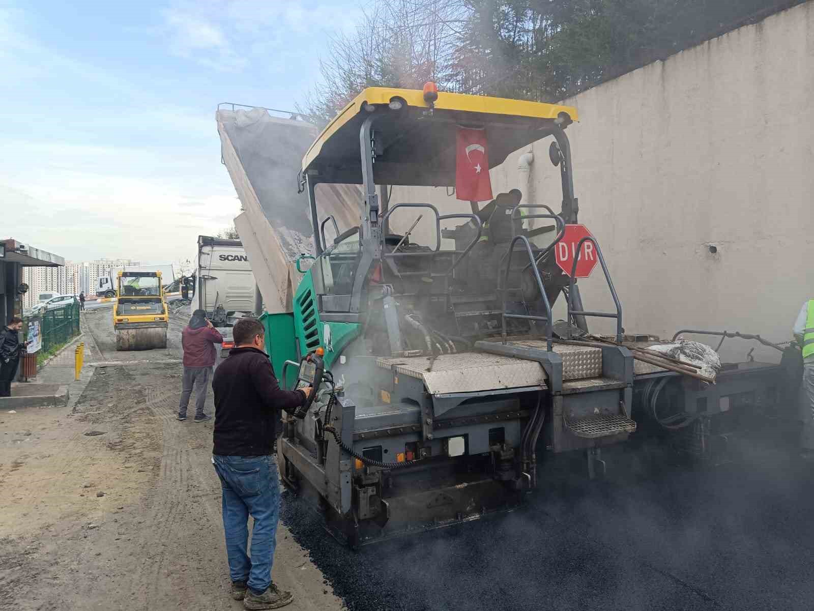 Esenyurt’ta konforlu ulaşım için yollar yenileniyor