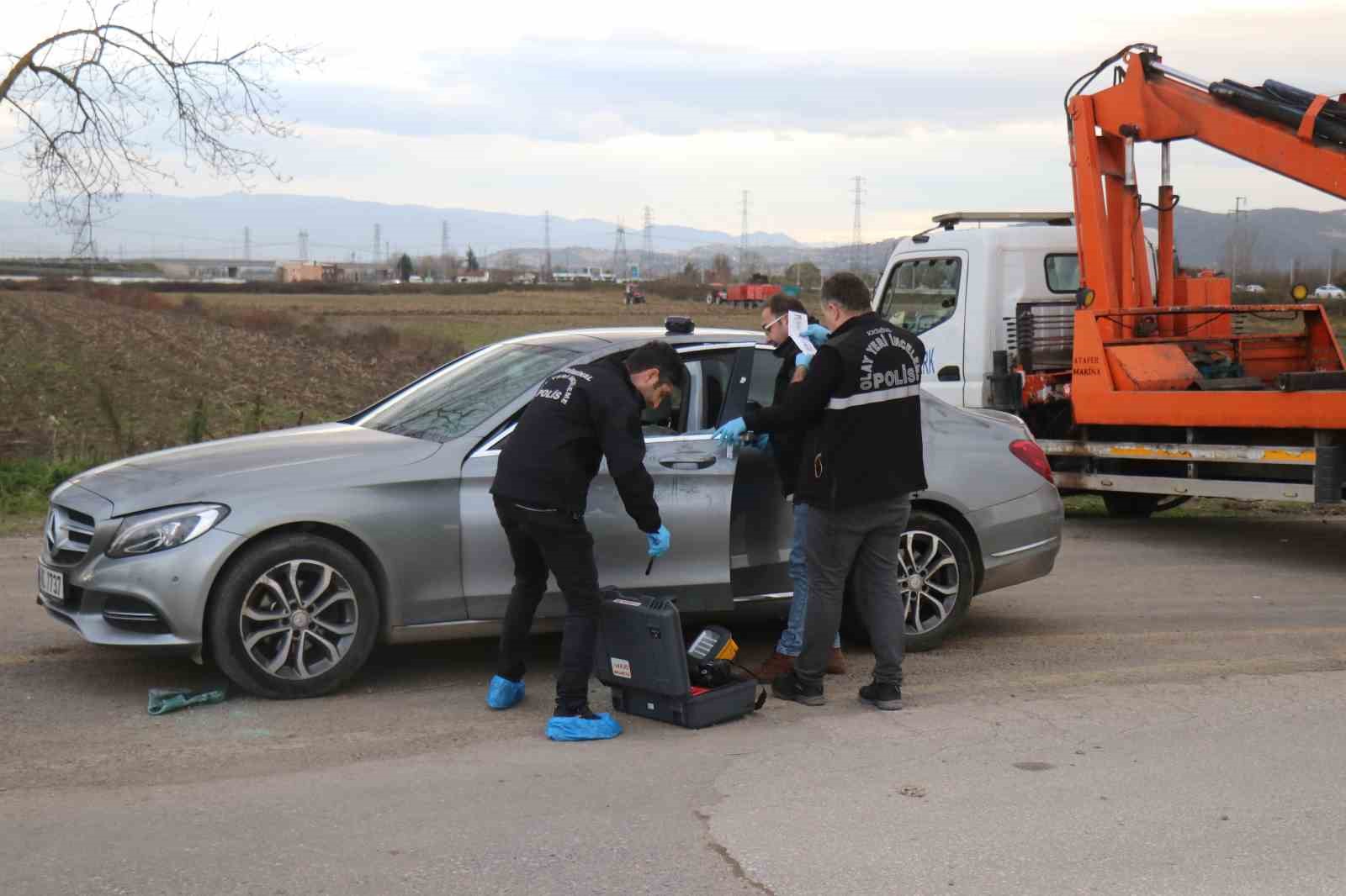 Kalp Damar Cerrahı otomobilinde başına poşet geçirilmiş halde ölü bulundu