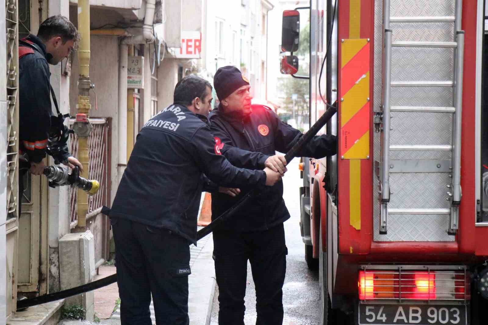 Sakarya’da şehir merkezinde korkutan yangın