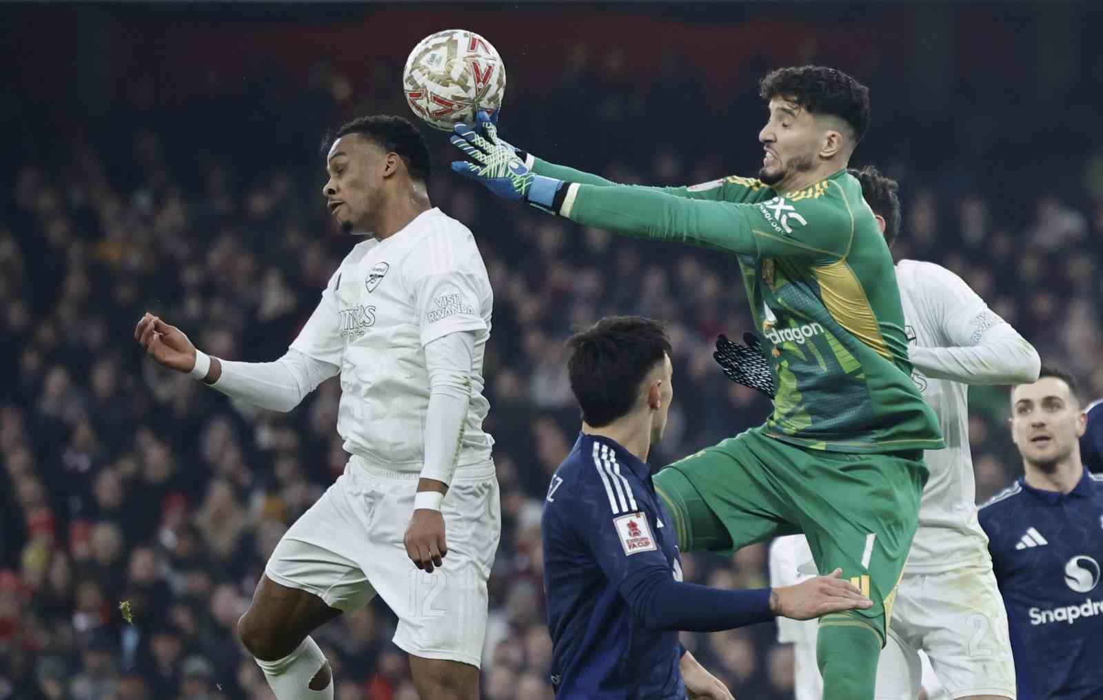 Altay Bayındır, Manchester United’ı FA Cup’ta üst tura taşıdı