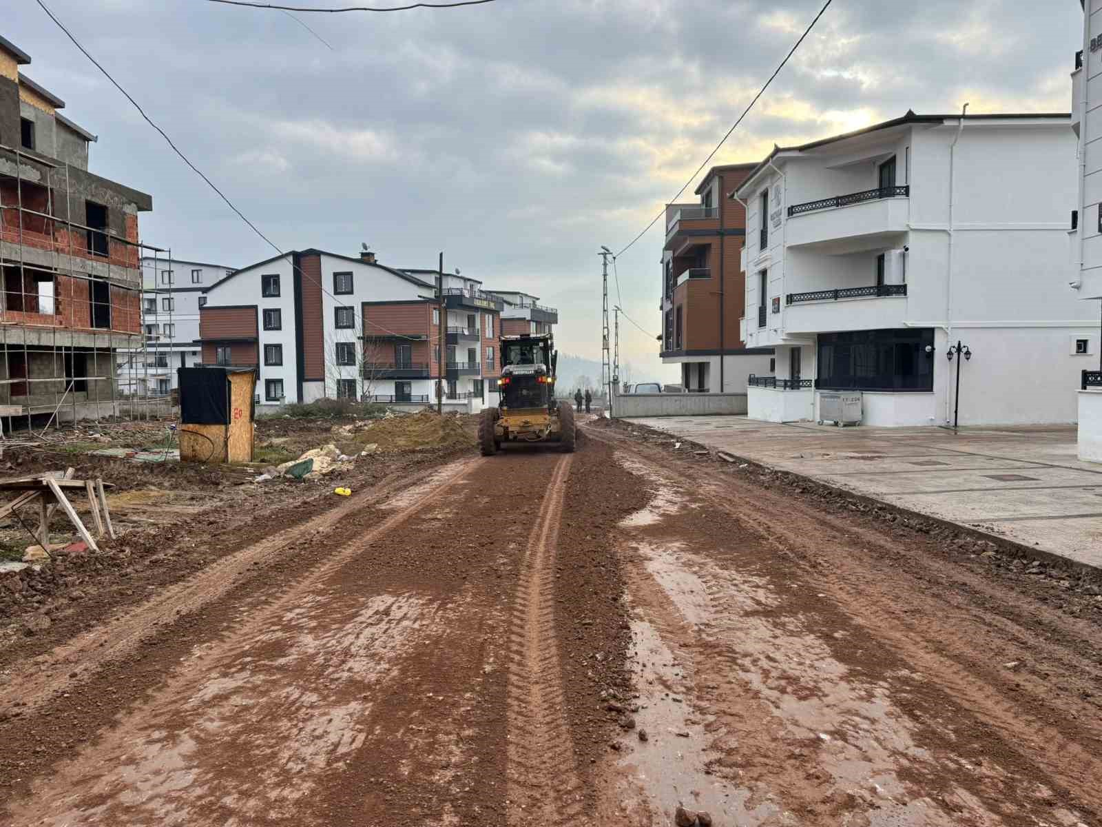 Başiskele’de alt yapı çalışmaları sürüyor