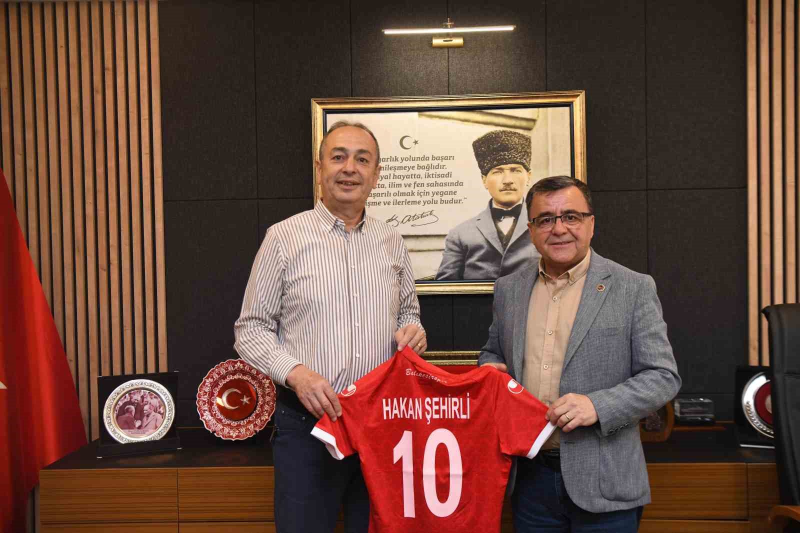 Başkan Şehirli’den Balıkesirspor’a destek