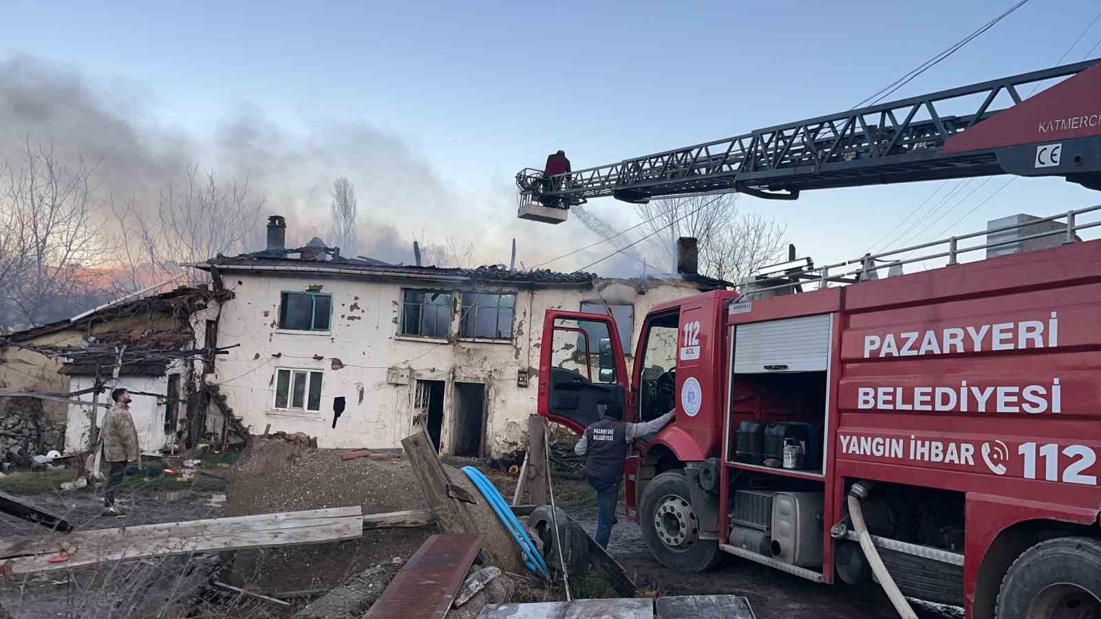 Bilecik’te baca yangını korkuttu