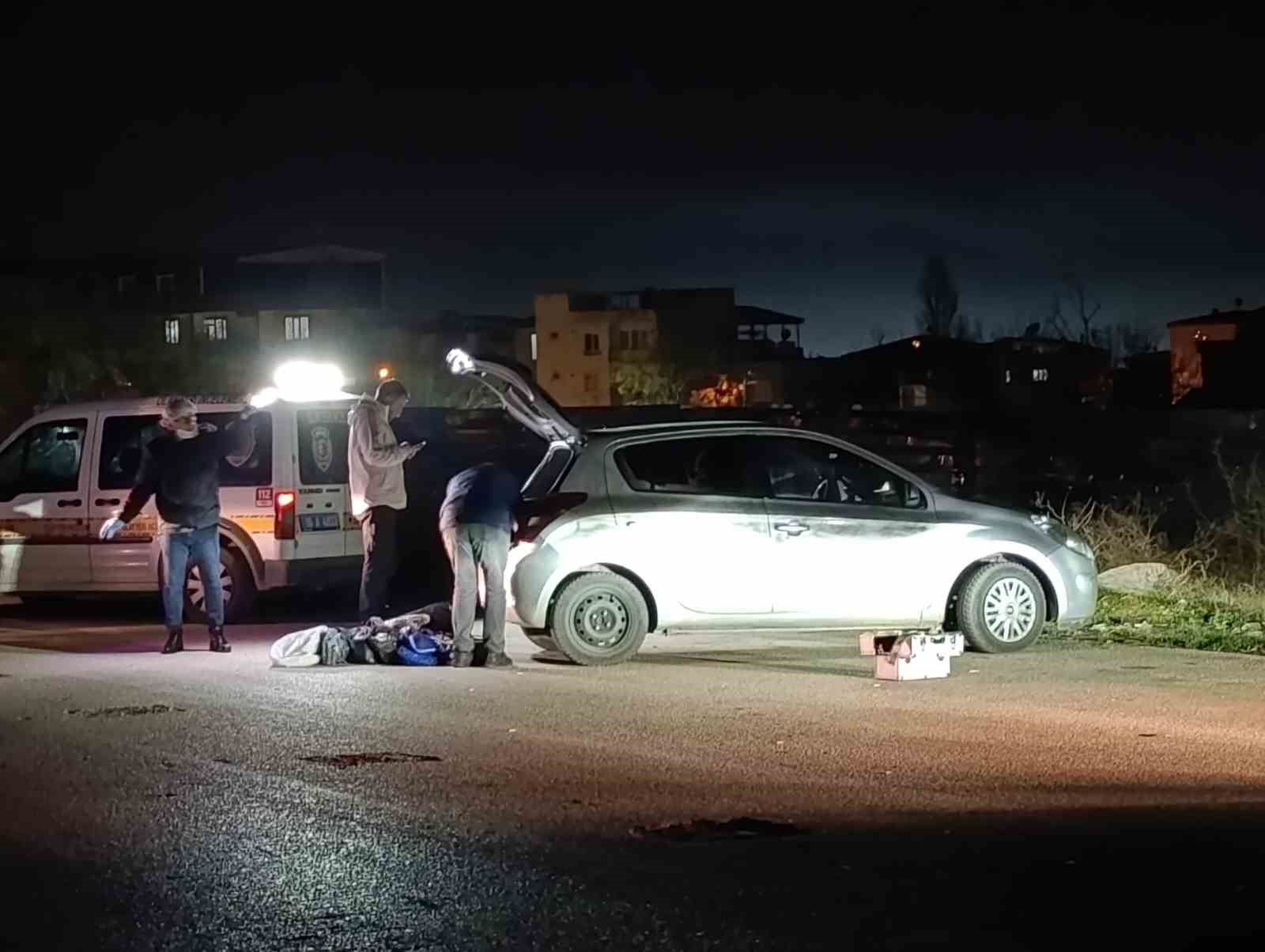 Bursa’da araç içerisinde başından vurulmuş kadın bulundu