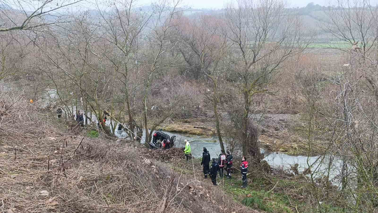 Çanakkale’de otomobilin çaya uçması sonucu kaybolan kişi ölü olarak bulundu