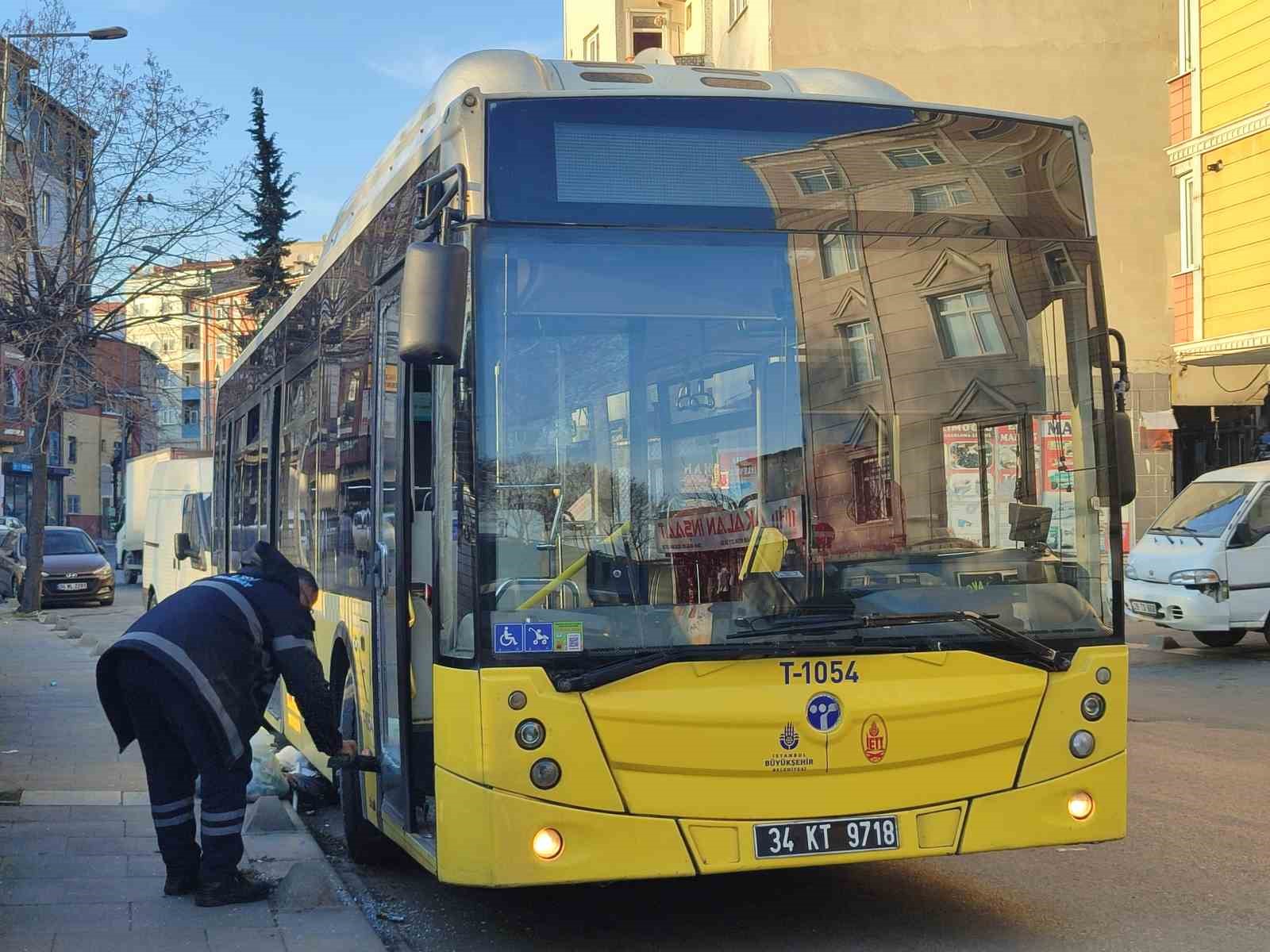 Esenler’de İETT otobüsüne havalı tabancayla ateş açıldı