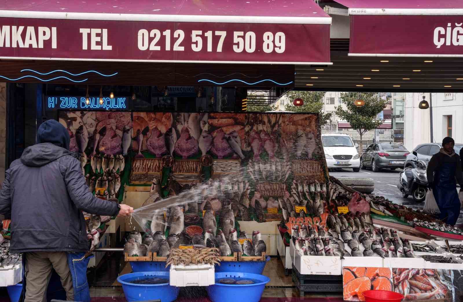 İstanbul’daki balık tezgahları bollaştı ancak alan yok