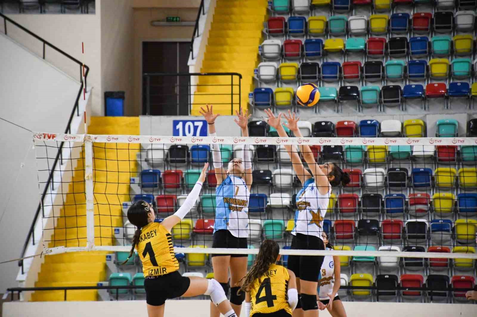 Okul Sporları Voleybol Yıldızlar grup müsabakaları başladı