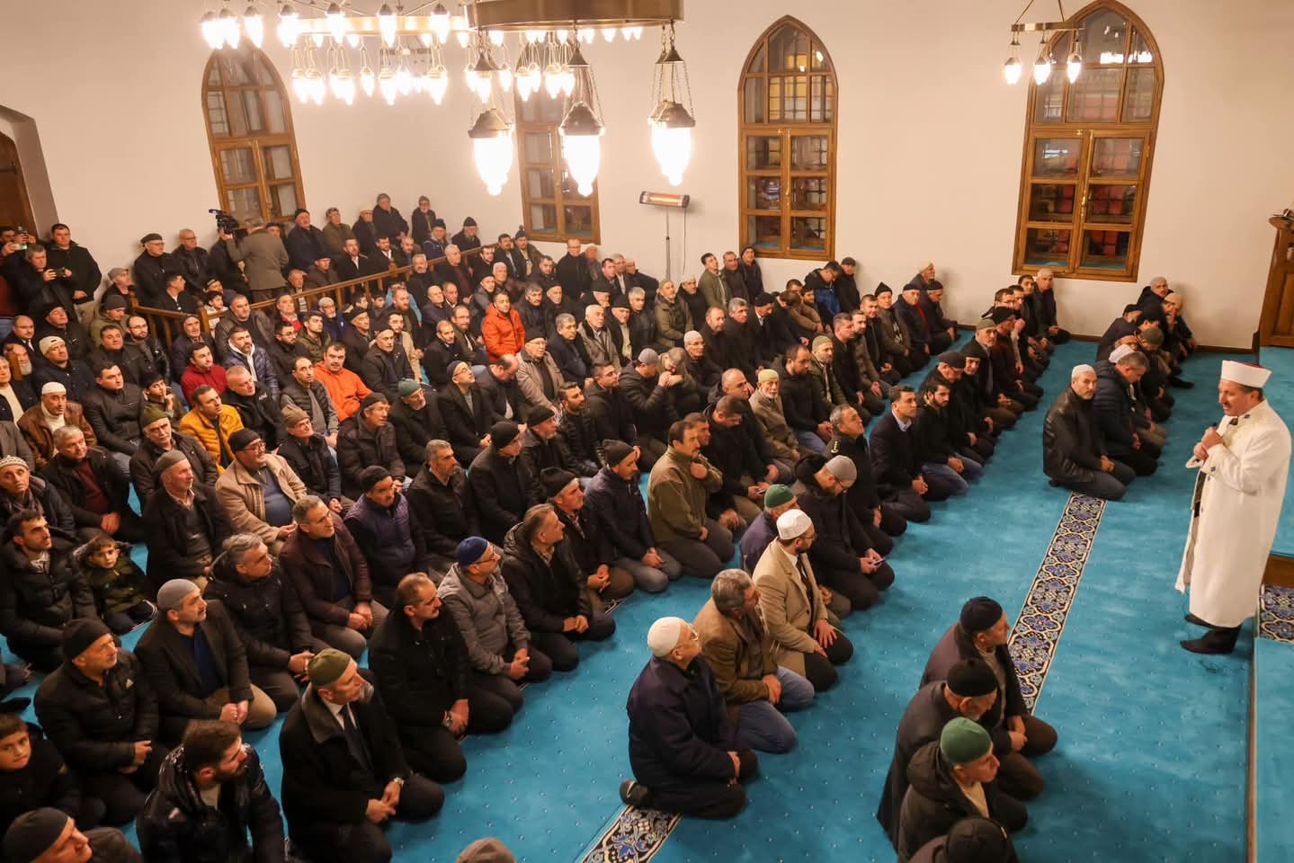 Restorasyonu tamamlanan tarihi Kara Mustafa Paşa Camii ibadete açıldı