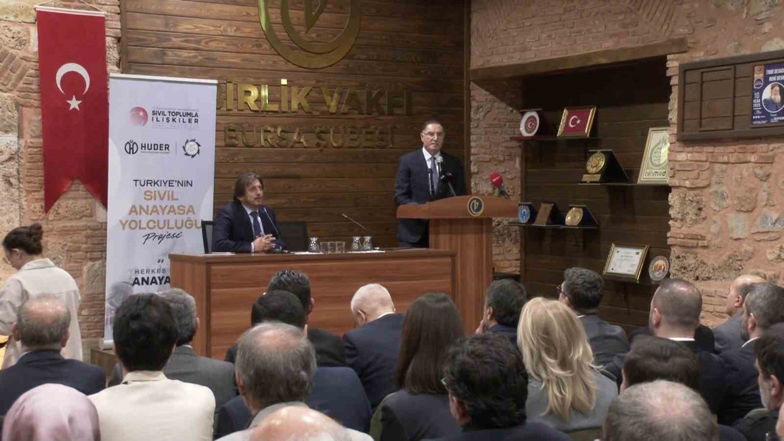 Şeref Malkoç: "Mevcut anayasada yaşanan sıkıntılar uygulamadan kaynaklanıyor"