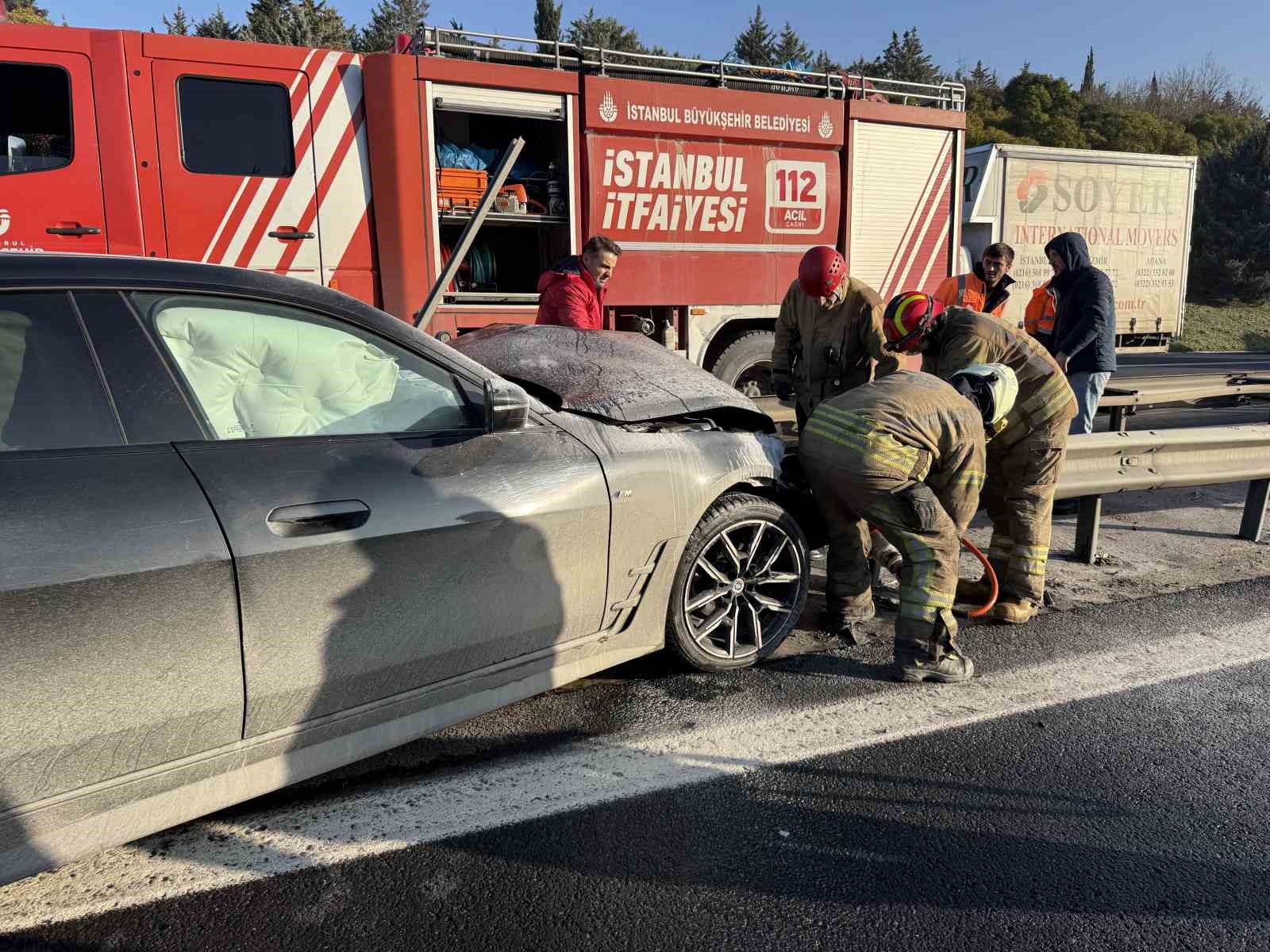 TEM Büyükçekmece’de buzlanma kazası: 1 yaralı