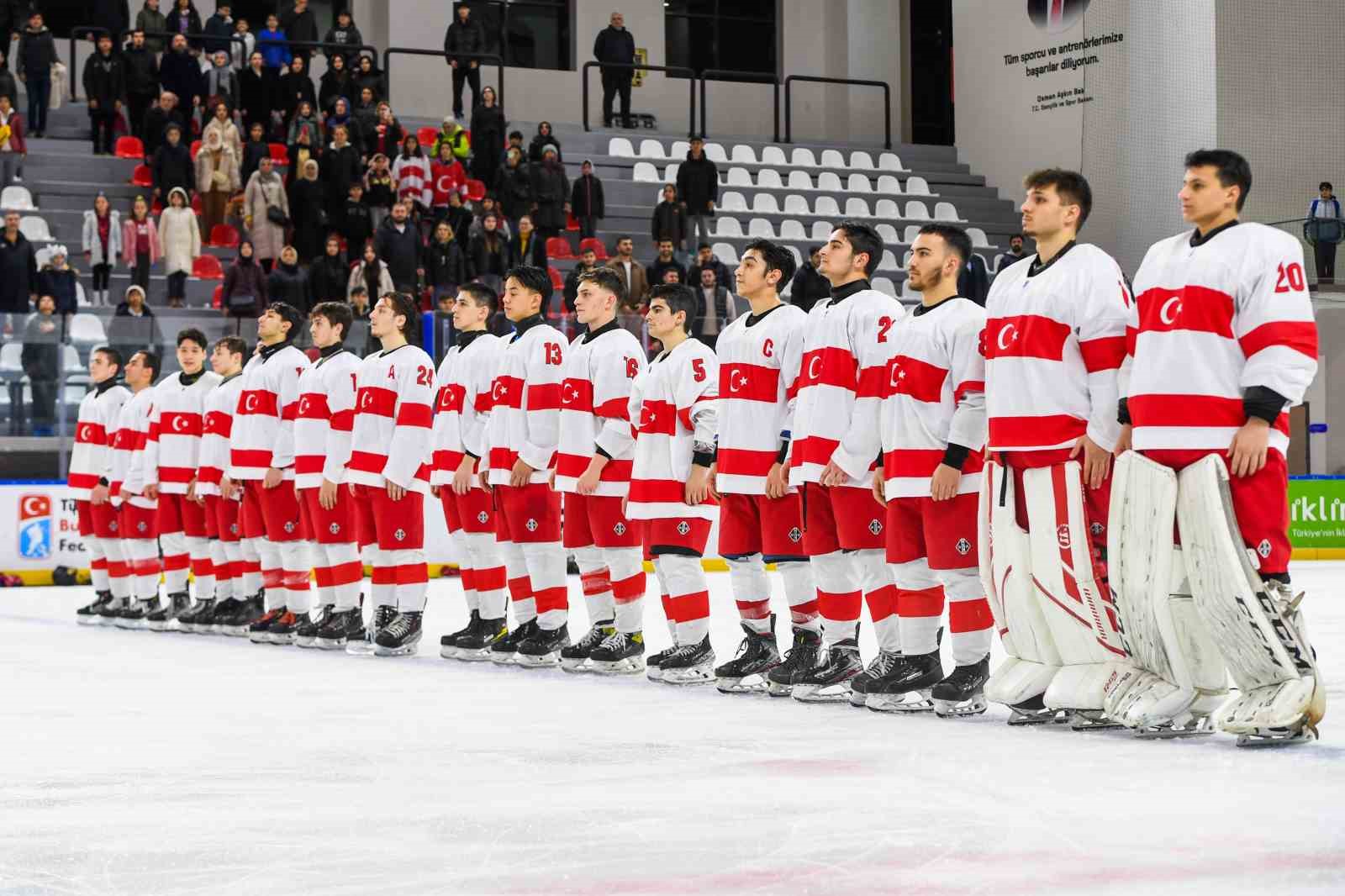 U20 Erkek Buz Hokeyi Milli Takımı, şampiyonluk hedefiyle piste çıkıyor