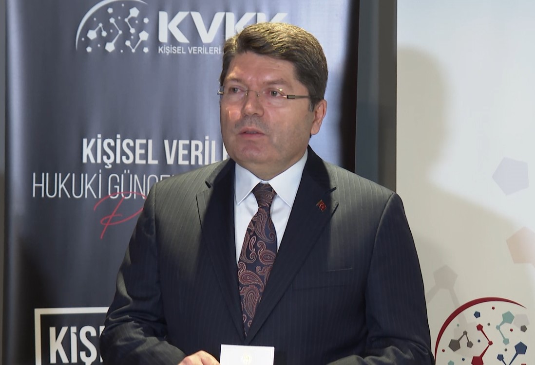 Adalet Bakanı Tunç: "Sınırlarımızın güvenliği ne kadar önemliyse elektronik sistemlerimiz ve saklanan verilerin güvenliği de o kadar önemli"