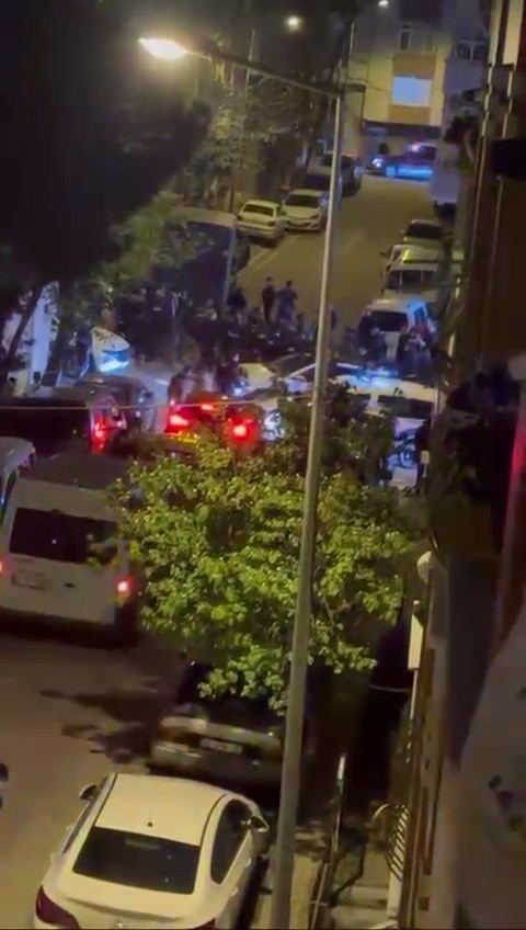 Esenyurt’ta gençlerin arasındaki küfürleşme kavgaya döndü