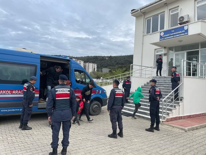 Çanakkale’de 22 düzensiz göçmen yakalandı