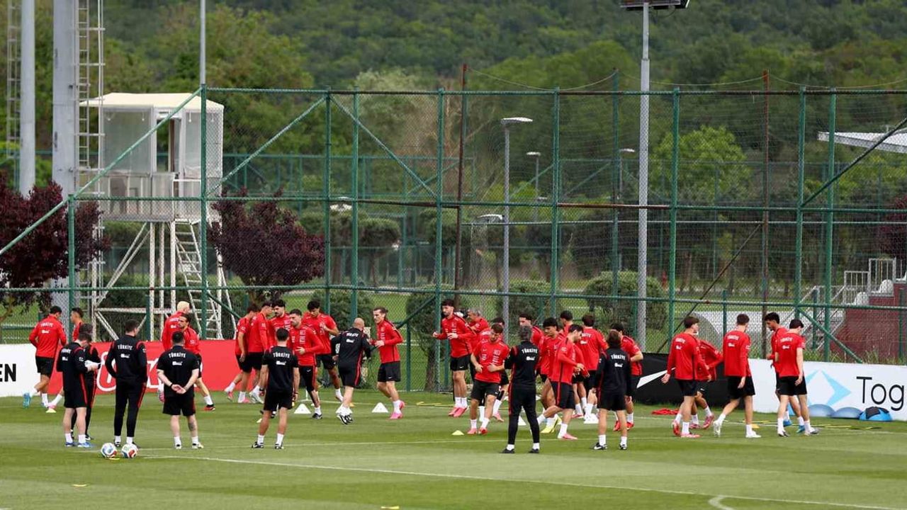 A Milli Futbol Takımı, Kuzey Makedonya maçı hazırlıklarını tamamladı