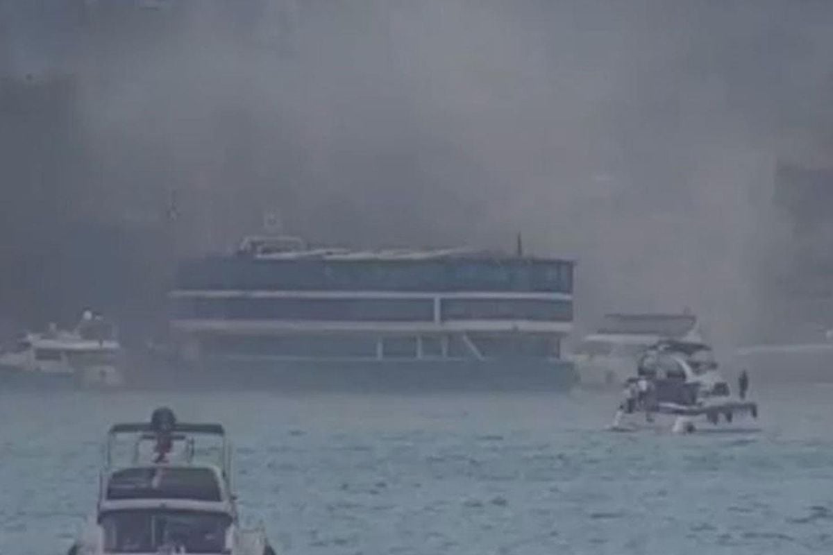 Bebek Sahili’nde teknede çıkan yangın söndürüldü