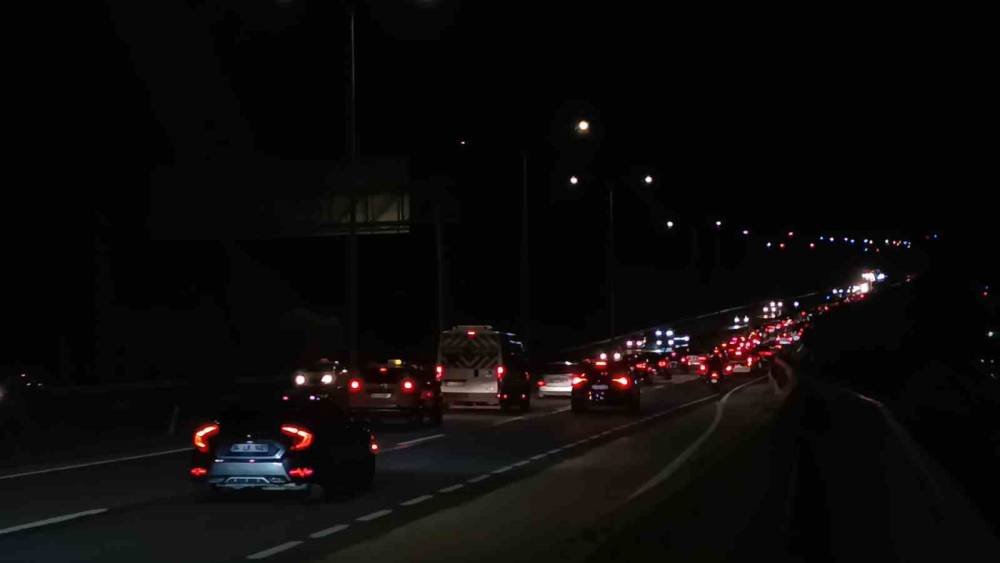 Tekirdağ-İstanbul yolunda dönüş yoğunluğu: Akşam saatlerinde zirve yaptı